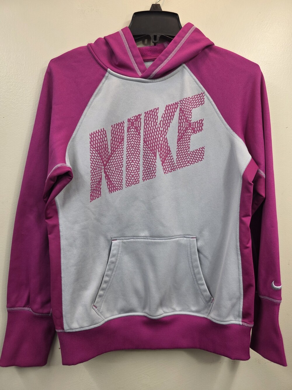 Nike Hoodie Womens MED Gray Pink Fleece Lined Therma-Fit Swoosh Logo Hooded